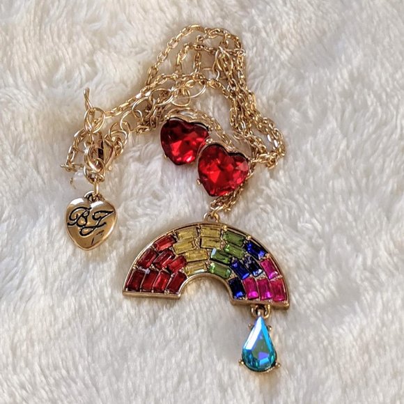 NWT Rainbow Charm Necklace & Heart Earring Set - Picture 9 of 10